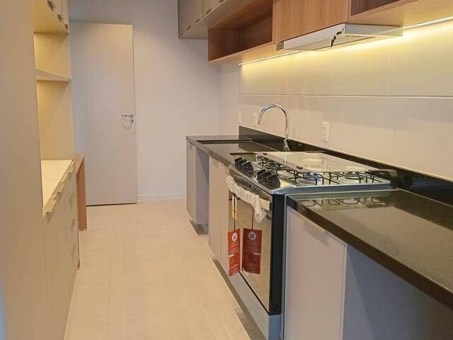 #82 - Apartamento para Locação em Barueri - SP